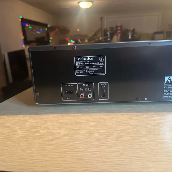 Technics SL-PD687 Compact Disc Changer - 5 Disc -  Black - Tested *NEW BELTS* - Picture 9 of 10